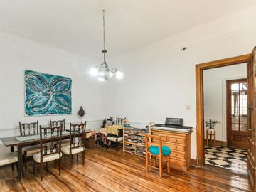 Casa en Venta. Siete Ambientes. Patio. Terraza. San Cristobal