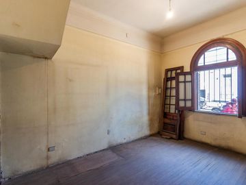 Casa en Venta. Siete Ambientes. Patio. Terraza. San Cristobal