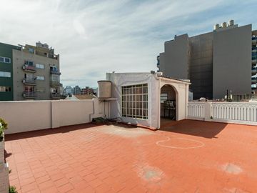 Casa en Venta. Siete Ambientes. Patio. Terraza. San Cristobal