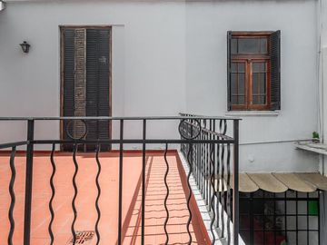 Casa en Venta. Siete Ambientes. Patio. Terraza. San Cristobal