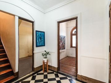Casa en Venta. Siete Ambientes. Patio. Terraza. San Cristobal