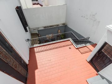 Casa en Venta. Siete Ambientes. Patio. Terraza. San Cristobal