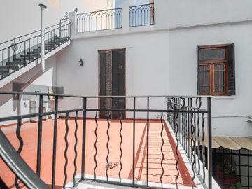 Casa en Venta. Siete Ambientes. Patio. Terraza. San Cristobal