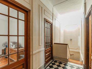 Casa en Venta. Siete Ambientes. Patio. Terraza. San Cristobal