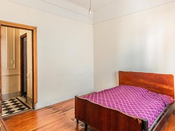 Casa en Venta. Siete Ambientes. Patio. Terraza. San Cristobal
