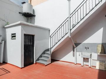Casa en Venta. Siete Ambientes. Patio. Terraza. San Cristobal