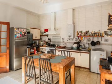 Casa en Venta. Siete Ambientes. Patio. Terraza. San Cristobal