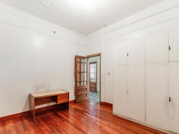 Casa en Venta. Siete Ambientes. Patio. Terraza. San Cristobal