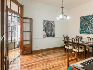 Casa en Venta. Siete Ambientes. Patio. Terraza. San Cristobal