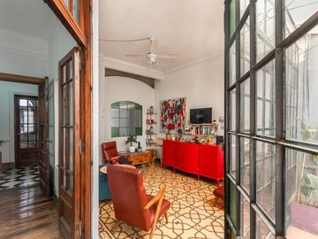 Casa en Venta. Siete Ambientes. Patio. Terraza. San Cristobal
