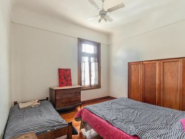 Casa en Venta. Siete Ambientes. Patio. Terraza. San Cristobal