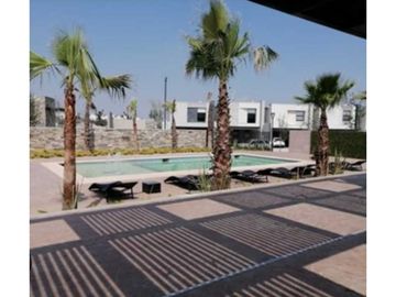 VENTA CASA  BRISAS DEL GOLF PH VICTORIA 187M2