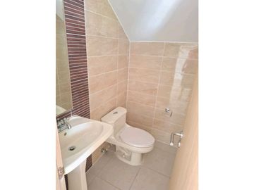 VENTA CASA  BRISAS DEL GOLF PH VICTORIA 187M2