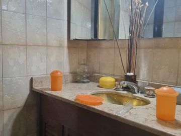 Casa con Departamento en venta en Ituzaingo Sur