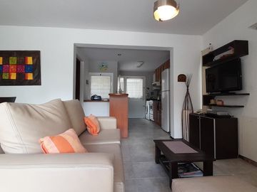 CODIGO 240 - TRIPLEX ALQUILER CON PILETA Y PARRILLA- ZONA DUPLEX PINAMAR