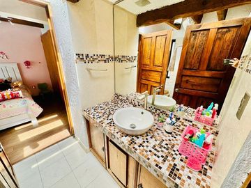 Casa en Venta en Lomas del Sol - Excelente estado de Conservación