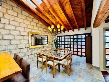 Casa en Venta en Lomas del Sol - Excelente estado de Conservación