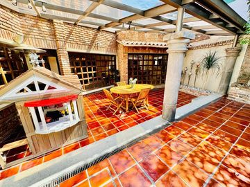 Casa en Venta en Lomas del Sol - Excelente estado de Conservación