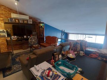 En venta villa con piscina en Puerto Azul