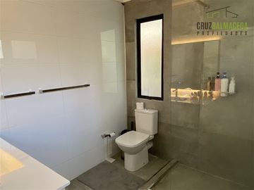 Casa en Venta en Sánchez Fontecilla, cercano al Jumbo