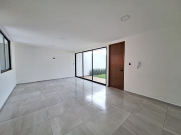 Casa en venta el Fraccionamiento Argos, San Pedro, Cholula, Puebla.