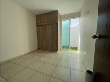 Se  Renta Casa en Fracc. San Isidro Jiutepec Doble Vig con Alberca 3Re