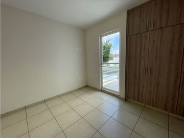 Se  Renta Casa en Fracc. San Isidro Jiutepec Doble Vig con Alberca 3Re