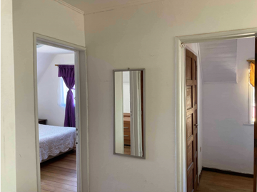 Se vende hermosa casa en sector patrimonial de Playa Ancha rei.-