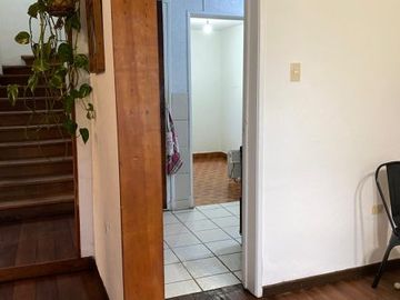 Se vende hermosa casa en sector patrimonial de Playa Ancha rei.-