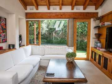 CASA EN VENTA CON VISTA AL LAGO