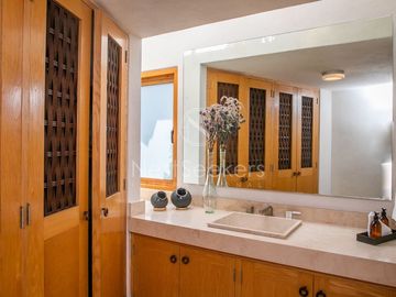 CASA EN VENTA CON VISTA AL LAGO