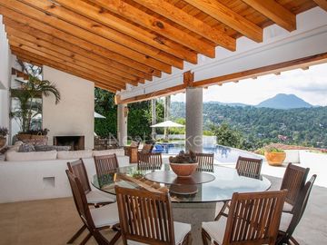 CASA EN VENTA CON VISTA AL LAGO