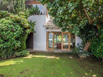 CASA EN VENTA CON VISTA AL LAGO