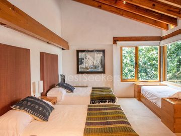 CASA EN VENTA CON VISTA AL LAGO