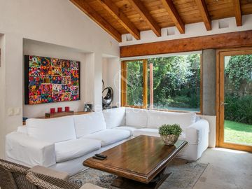 CASA EN VENTA CON VISTA AL LAGO