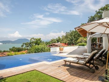 CASA EN VENTA CON VISTA AL LAGO