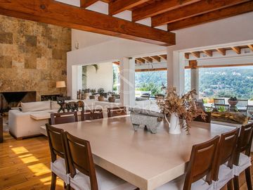 CASA EN VENTA CON VISTA AL LAGO