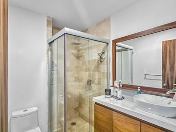 Departamento en venta de 3 recámaras frente al mar en Playas del Conchal