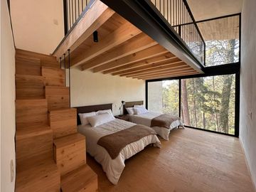 CASA AMUEBLADA, MODERNA CON VISTA AL BOSQUE