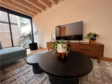 CASA AMUEBLADA, MODERNA CON VISTA AL BOSQUE