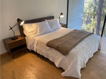 CASA AMUEBLADA, MODERNA CON VISTA AL BOSQUE