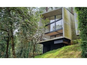 CASA AMUEBLADA, MODERNA CON VISTA AL BOSQUE
