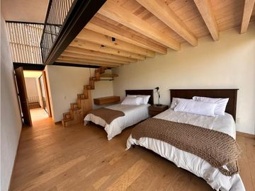 CASA AMUEBLADA, MODERNA CON VISTA AL BOSQUE