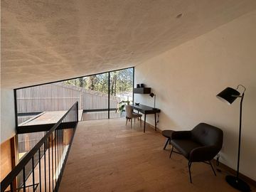 CASA AMUEBLADA, MODERNA CON VISTA AL BOSQUE