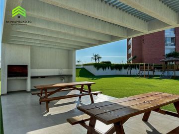 EN VENTA DEPARTAMENTO EN PRIMERA LNEA AL MAR - EDIFICIO IBIZA, MANTA