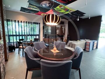 Majestuosa Residencia en venta en Bosque de los Lagos, frente a lago.