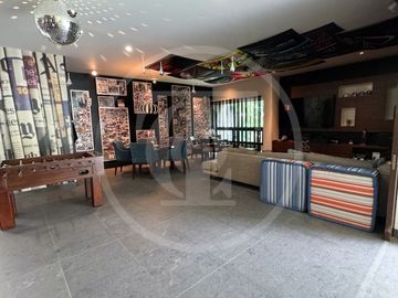 Majestuosa Residencia en venta en Bosque de los Lagos, frente a lago.