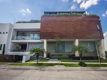 Casa de Lujo en Venta en Parque Virreyes