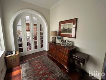 HERMOSA CASA EN ALQUILER CON 4 DORMITORIOS Y BUEN JARDIN EN SAN ISIDRO