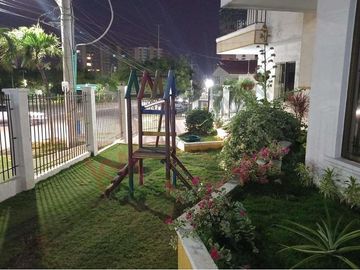 Venta de oportunidad de moderna y espaciosa casa